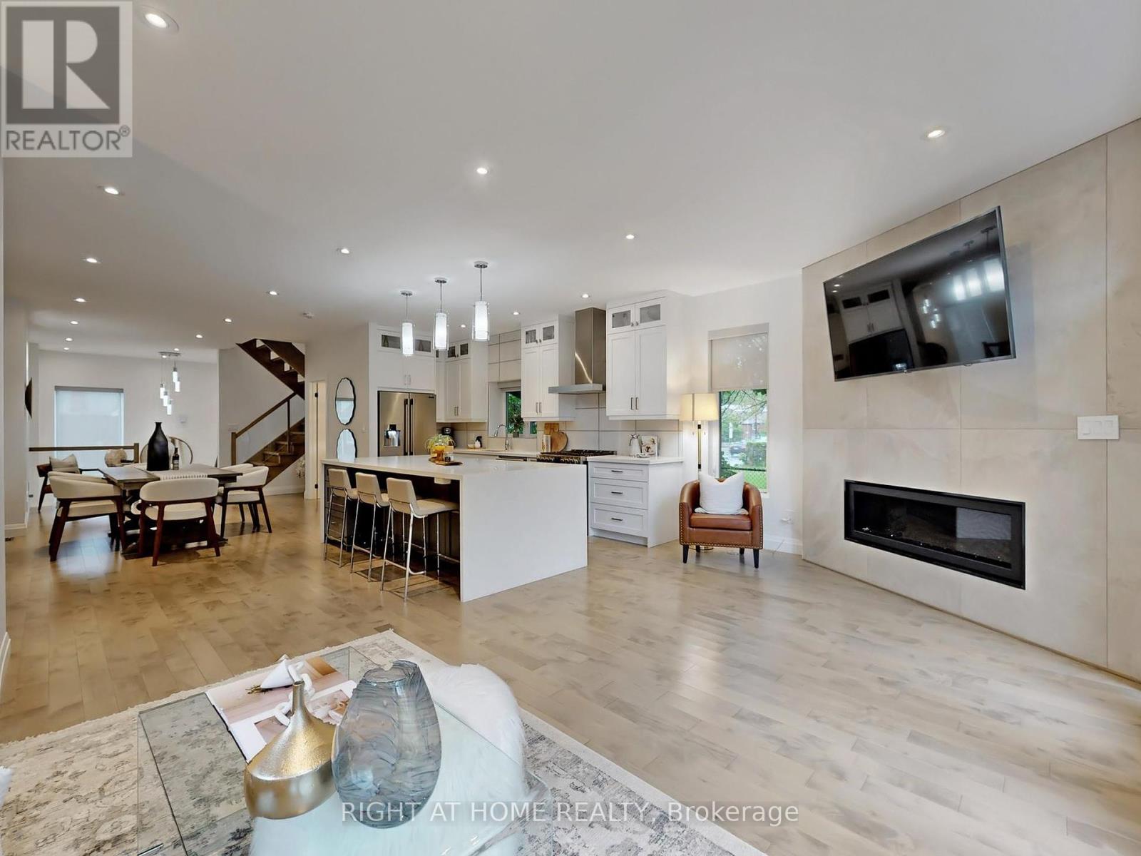 475 Donlands Avenue, Toronto (East York), Ontario  M4J 3S4 - Photo 13 - E12171414