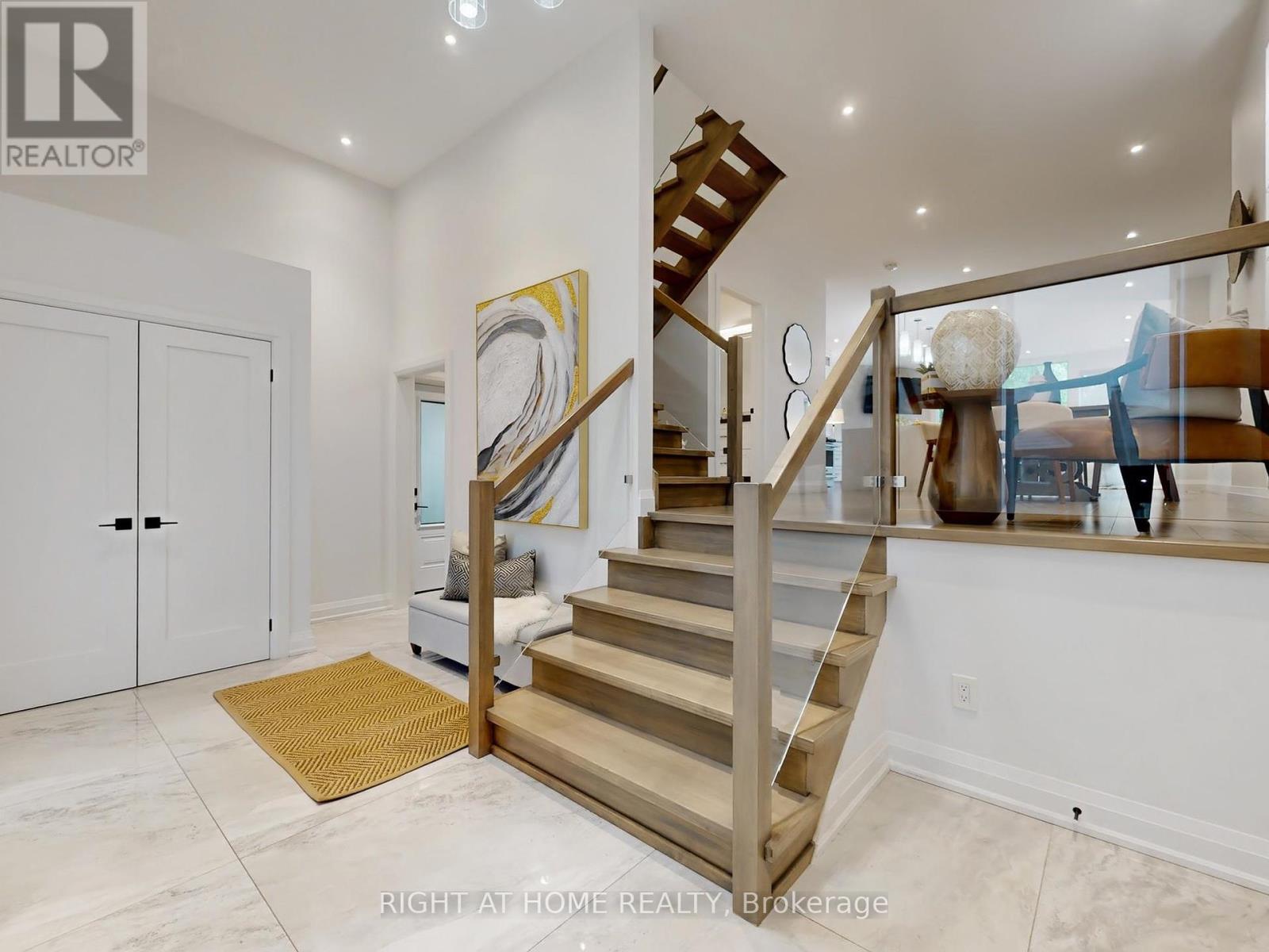 475 Donlands Avenue, Toronto (East York), Ontario  M4J 3S4 - Photo 10 - E12171414