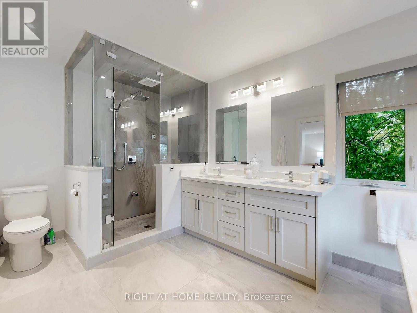 475 Donlands Avenue, Toronto (East York), Ontario  M4J 3S4 - Photo 22 - E12171414