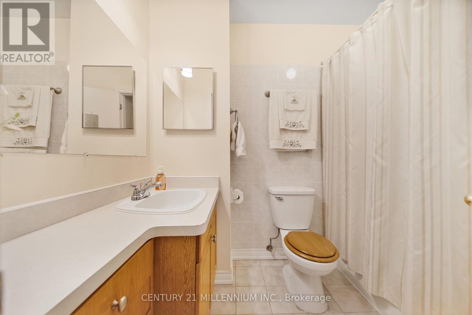 19 - 61 Ardglen Drive, Brampton, Ontario  L6W 1V1 - Photo 17 - W12103405