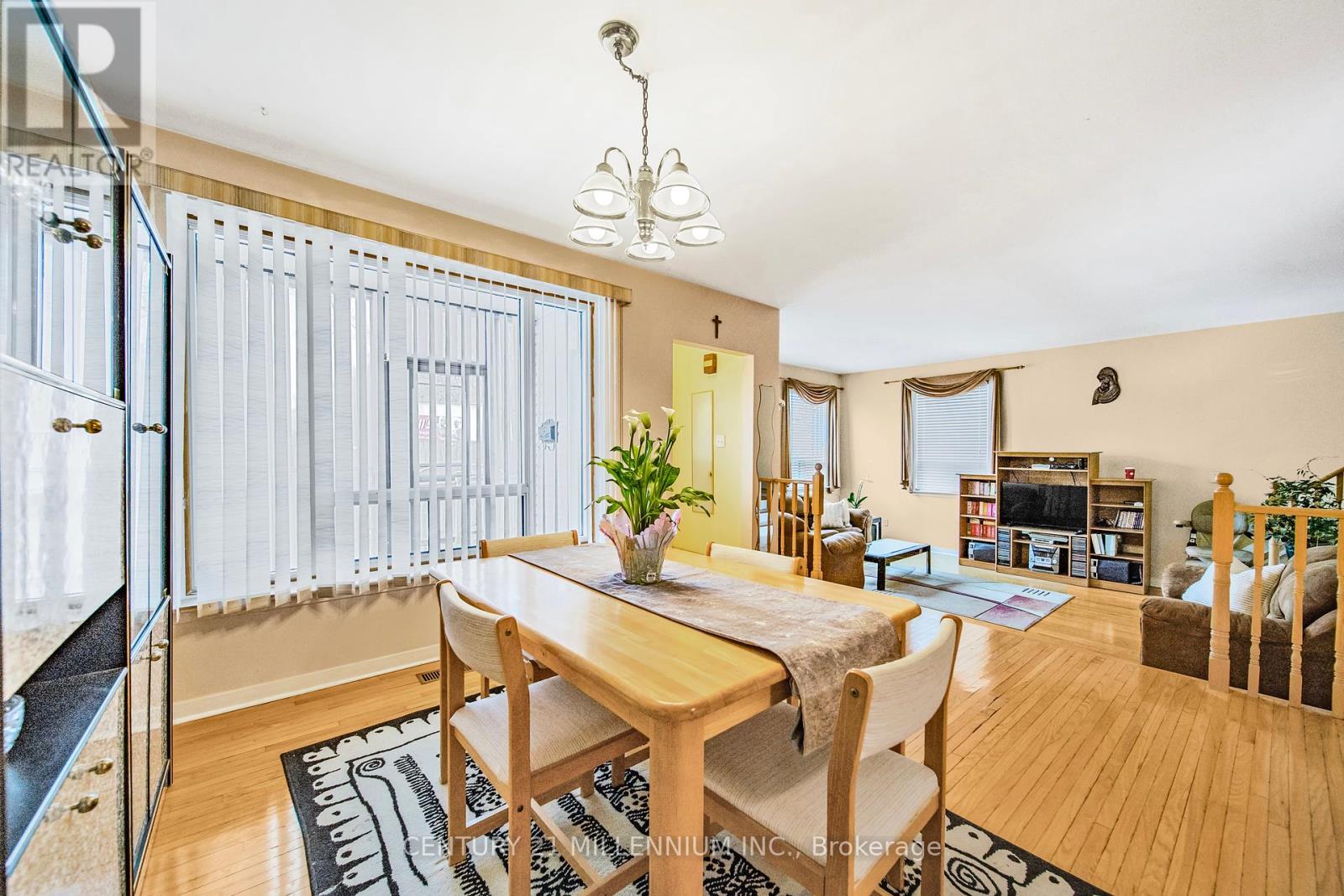 19 - 61 Ardglen Drive, Brampton, Ontario  L6W 1V1 - Photo 8 - W12103405