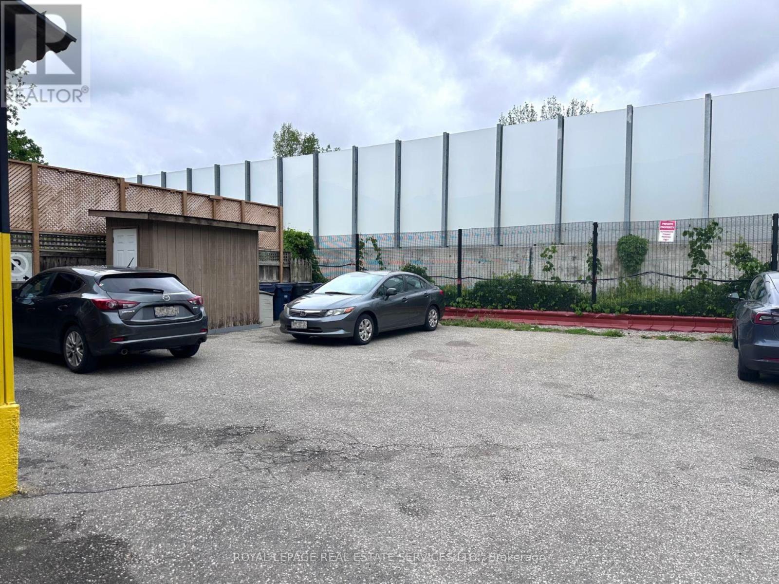 Main Floor - 39 South Station Street Sw, Toronto, Ontario  M9N 2B2 - Photo 14 - W12164958