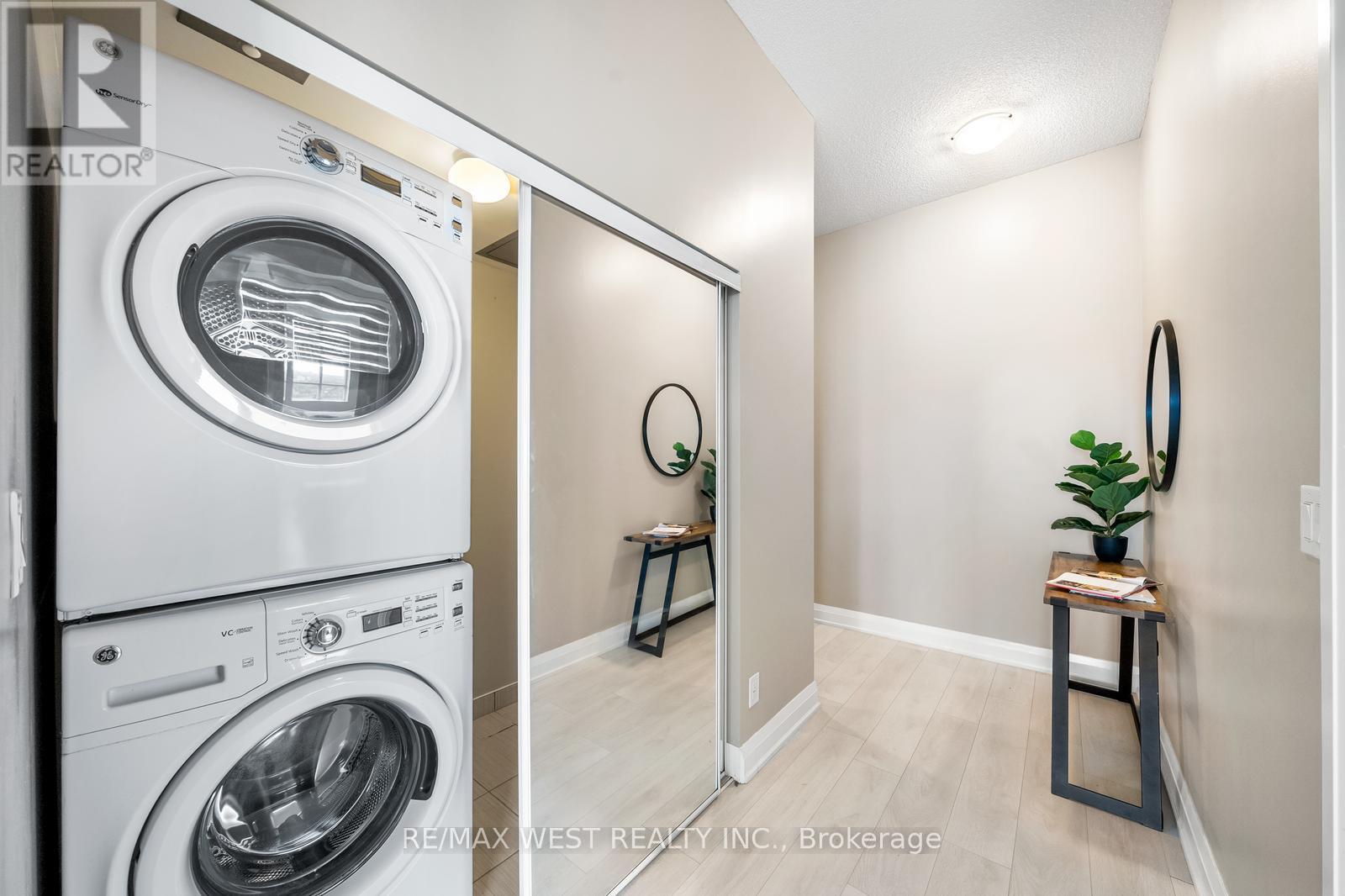 Ph10 - 7161 Yonge Street, Markham, Ontario  L3T 0C8 - Photo 11 - N12173696