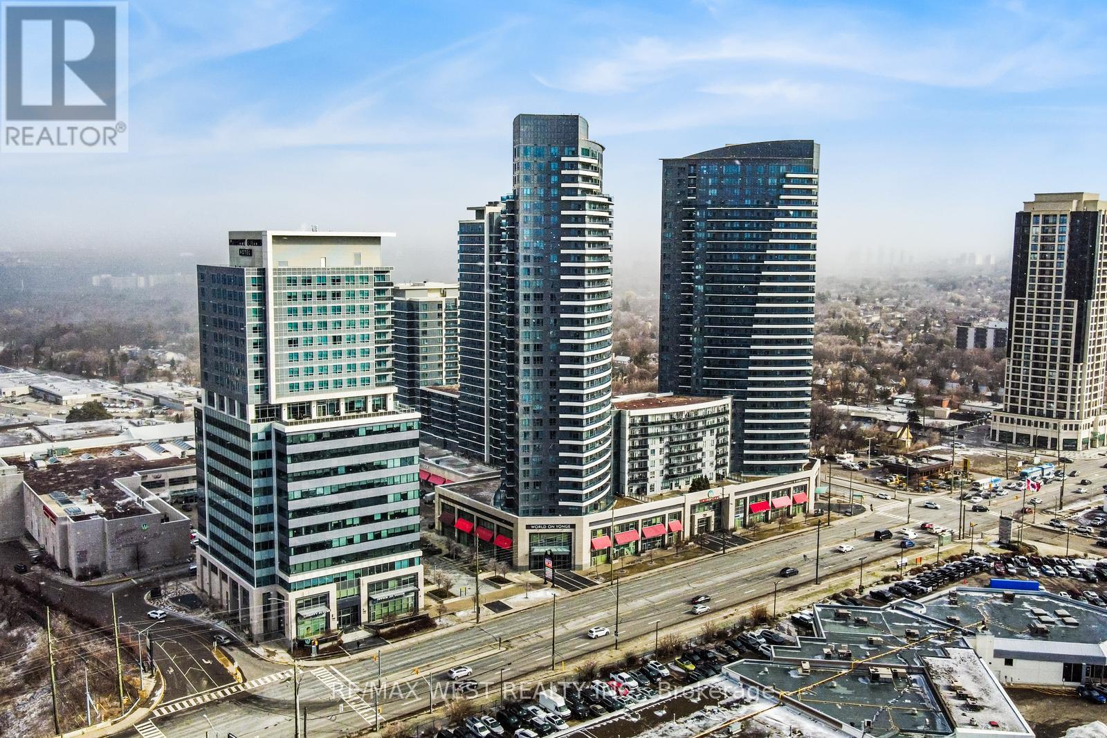 Ph10 - 7161 Yonge Street, Markham, Ontario  L3T 0C8 - Photo 17 - N12173696