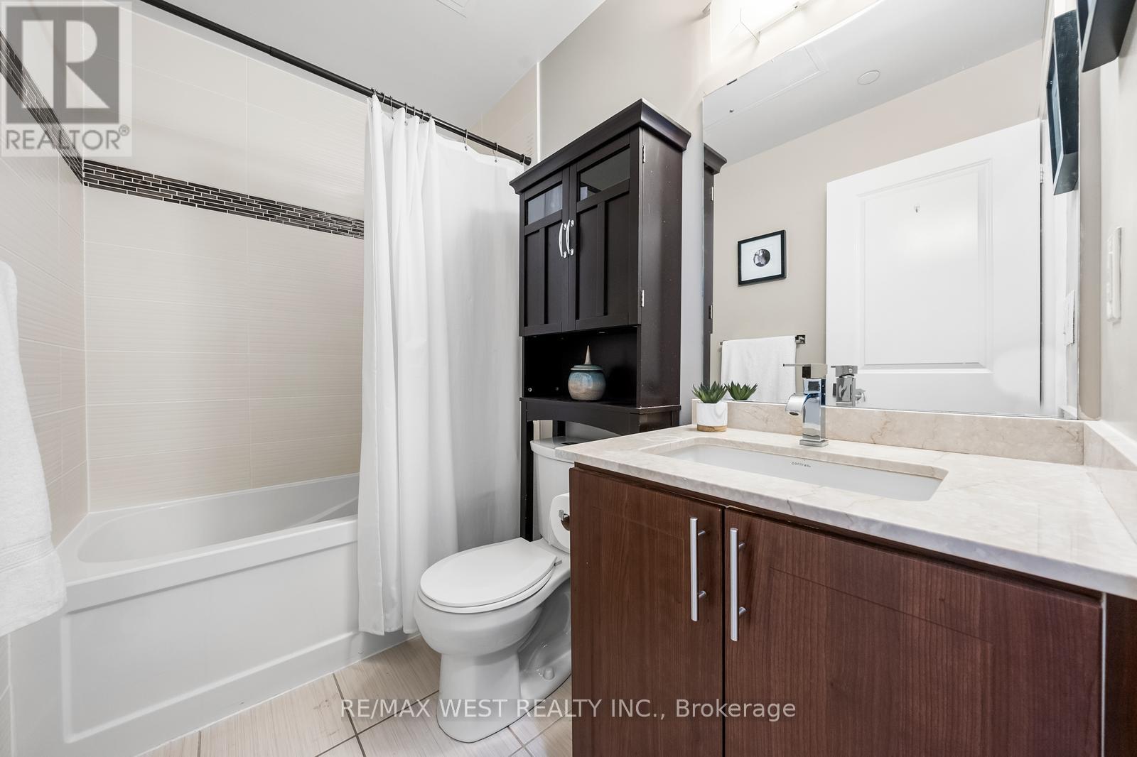 Ph10 - 7161 Yonge Street, Markham, Ontario  L3T 0C8 - Photo 25 - N12173696
