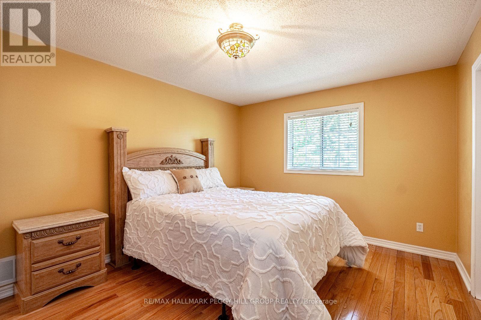 312 Harvie Road, Barrie, Ontario  L4N 8H1 - Photo 10 - S12173726