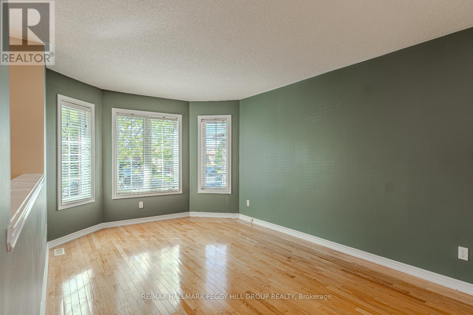 312 Harvie Road, Barrie, Ontario  L4N 8H1 - Photo 4 - S12173726