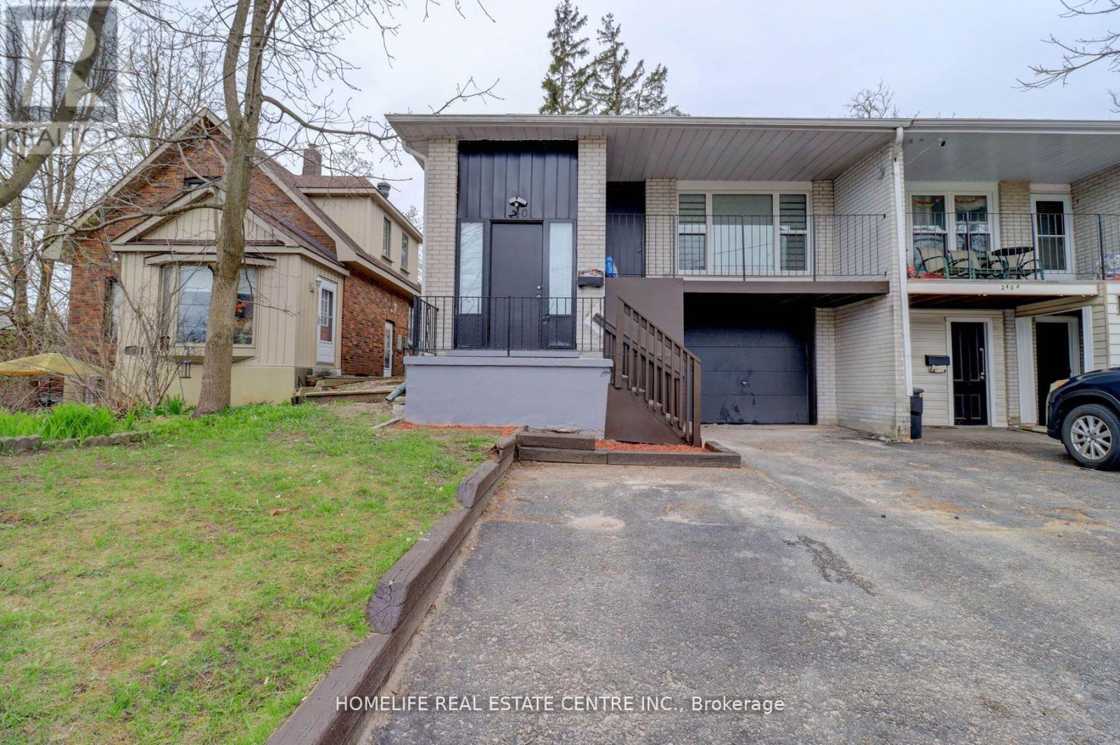 240 Bayfield Street, Barrie, Ontario  L4M 3B7 - Photo 2 - S12173730