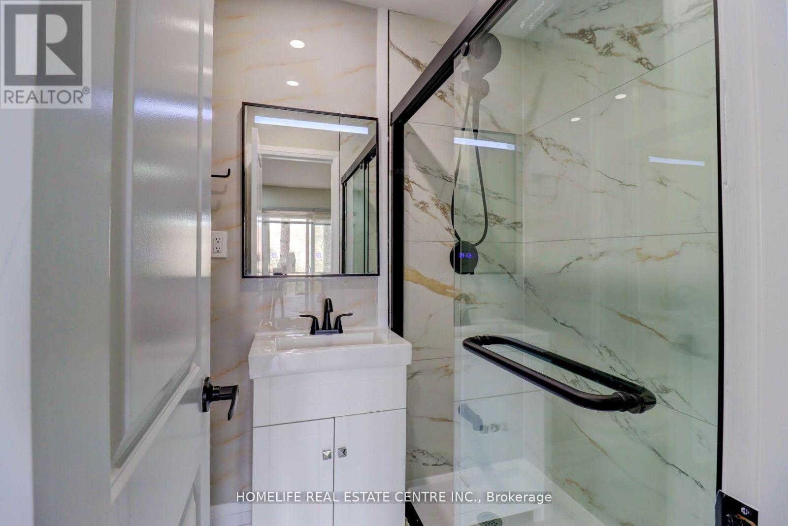 240 Bayfield Street, Barrie, Ontario  L4M 3B7 - Photo 24 - S12173730
