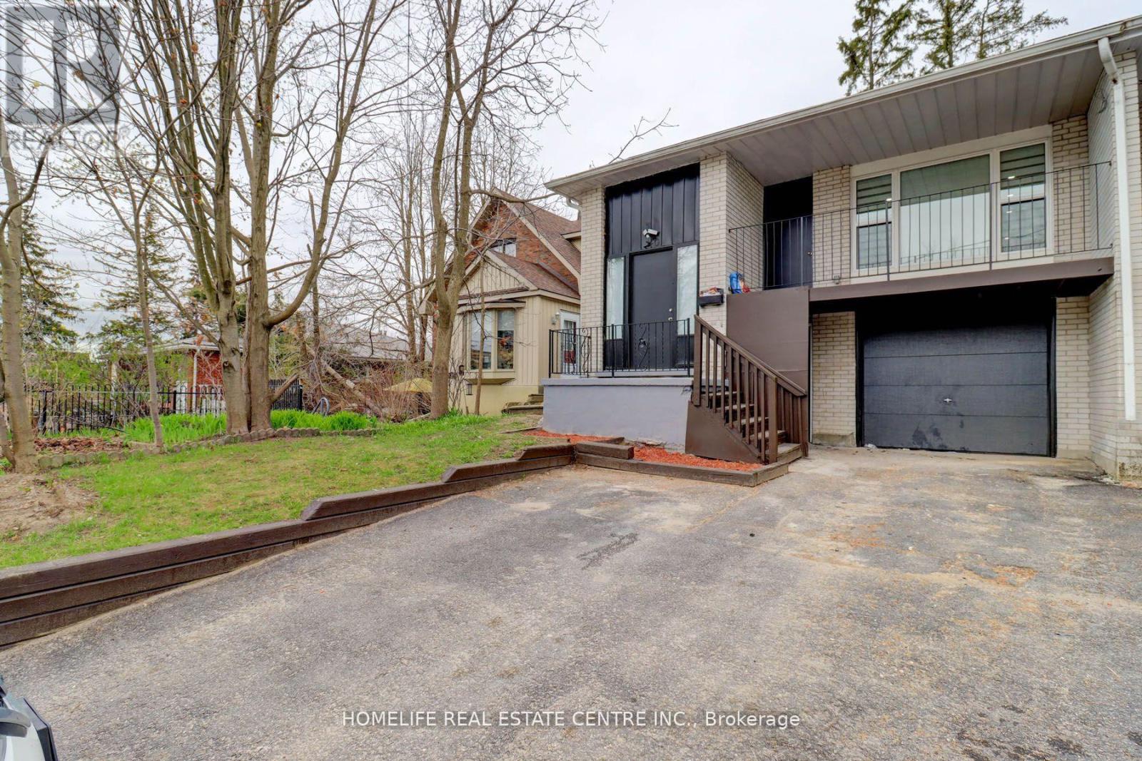 240 Bayfield Street, Barrie, Ontario  L4M 3B7 - Photo 3 - S12173730