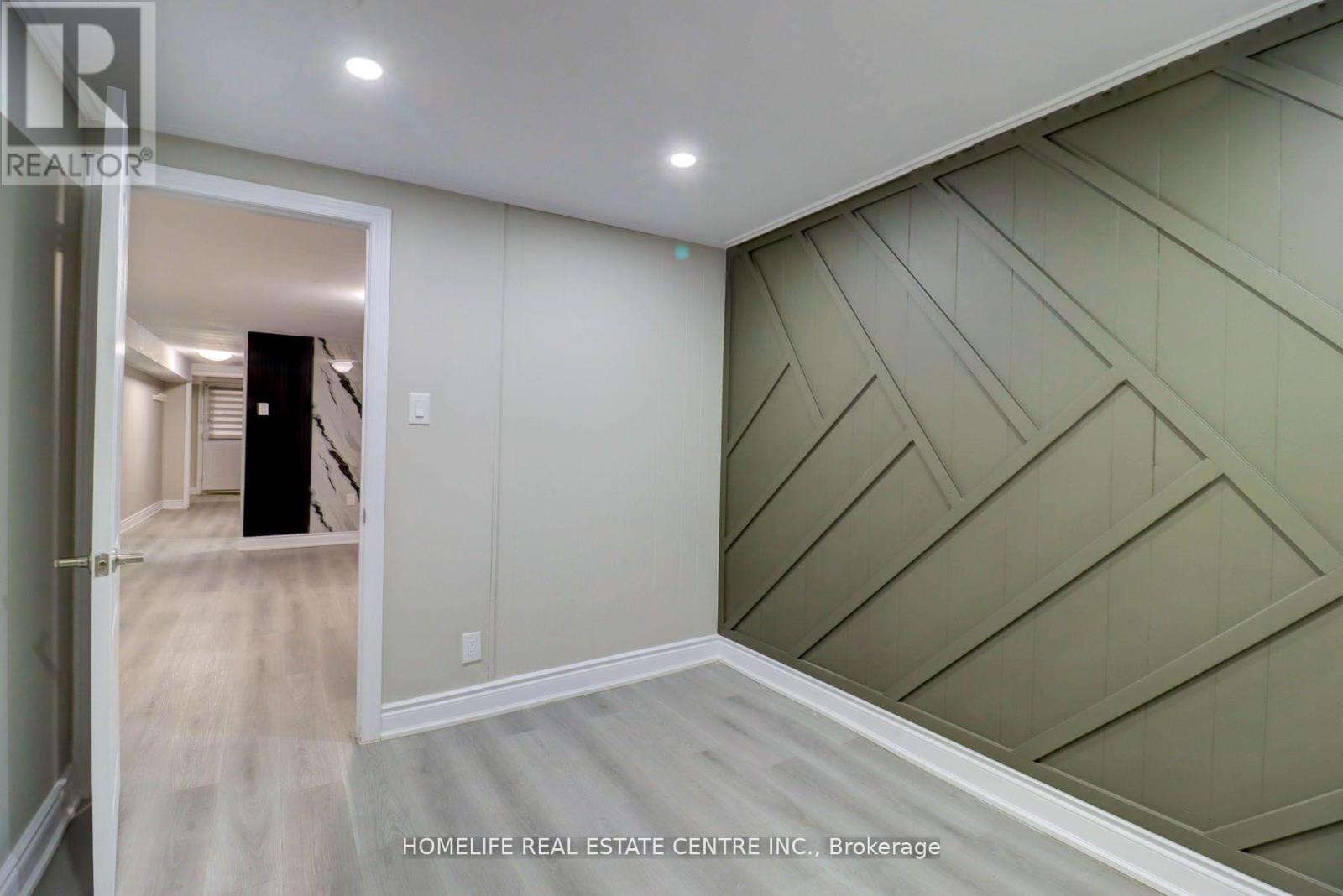 240 Bayfield Street, Barrie, Ontario  L4M 3B7 - Photo 41 - S12173730