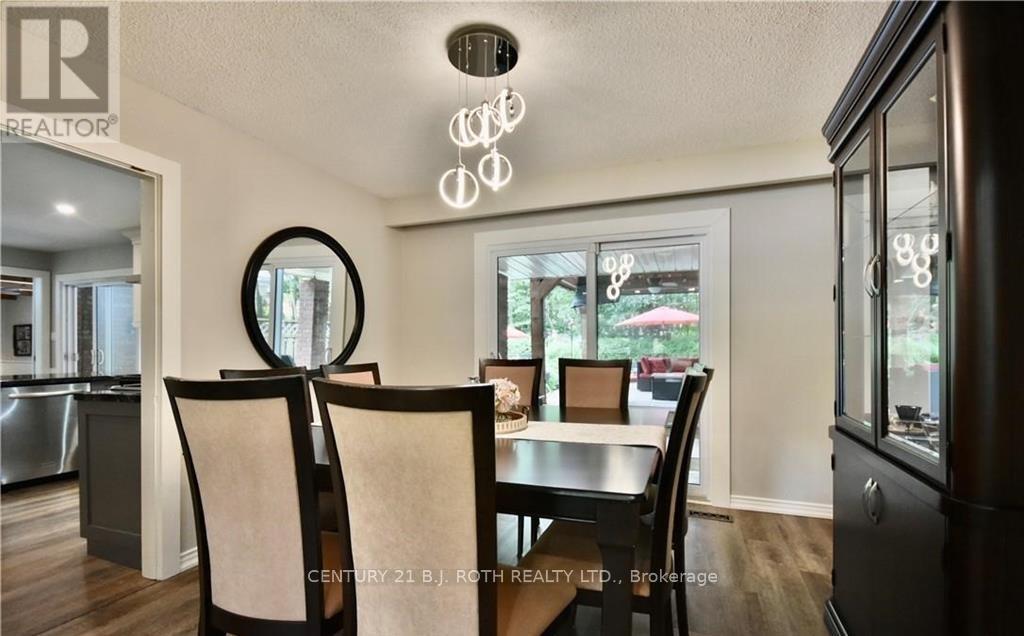 32 Wattie Road, Springwater (Midhurst), Ontario  L9X 0P7 - Photo 6 - S12173741
