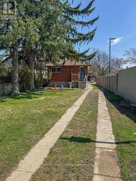 67 Sackville Street, London East, Ontario  N5Z 2E3 - Photo 3 - X12173805