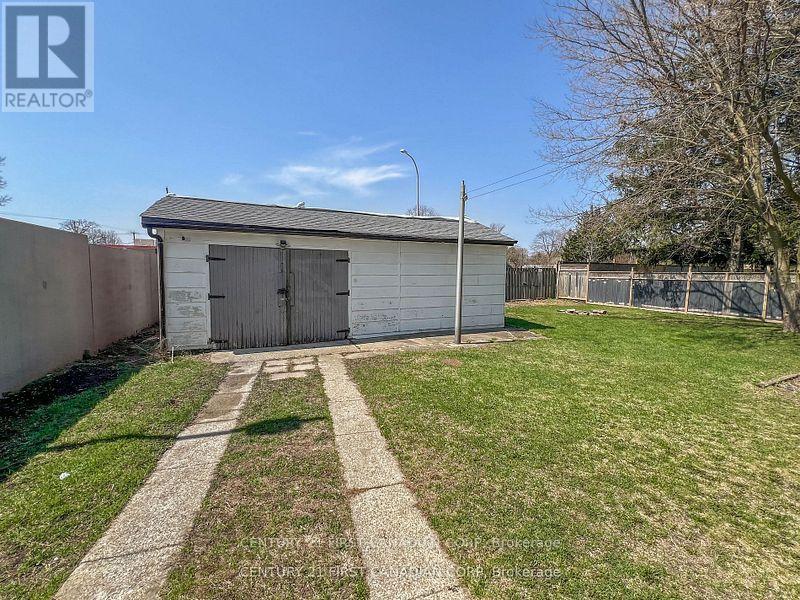 67 Sackville Street, London East, Ontario  N5Z 2E3 - Photo 5 - X12173805