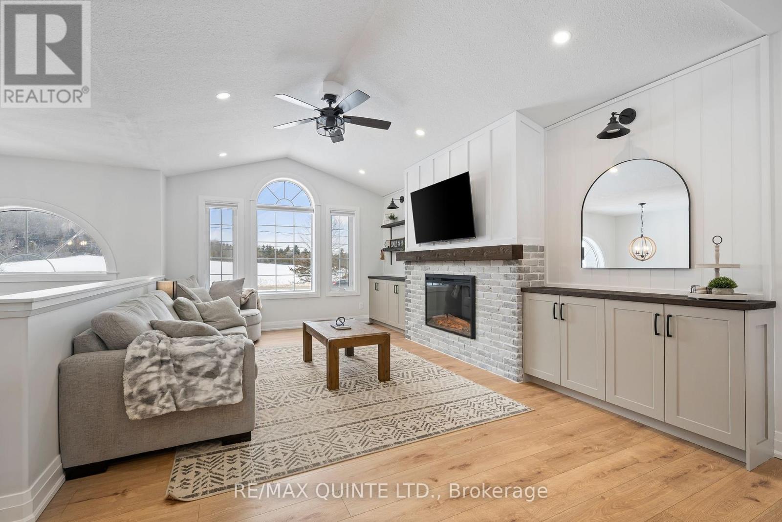 544 Townsend Road, Belleville, Ontario K0K 3E0 - Photo 11 - X12173757