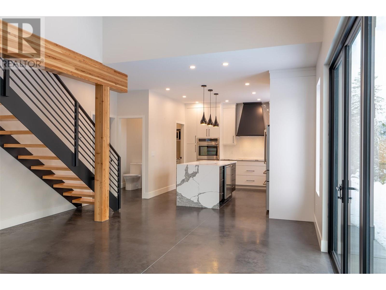 1350 Kai Road, Nelson, British Columbia  V1L 7G1 - Photo 11 - 10330712