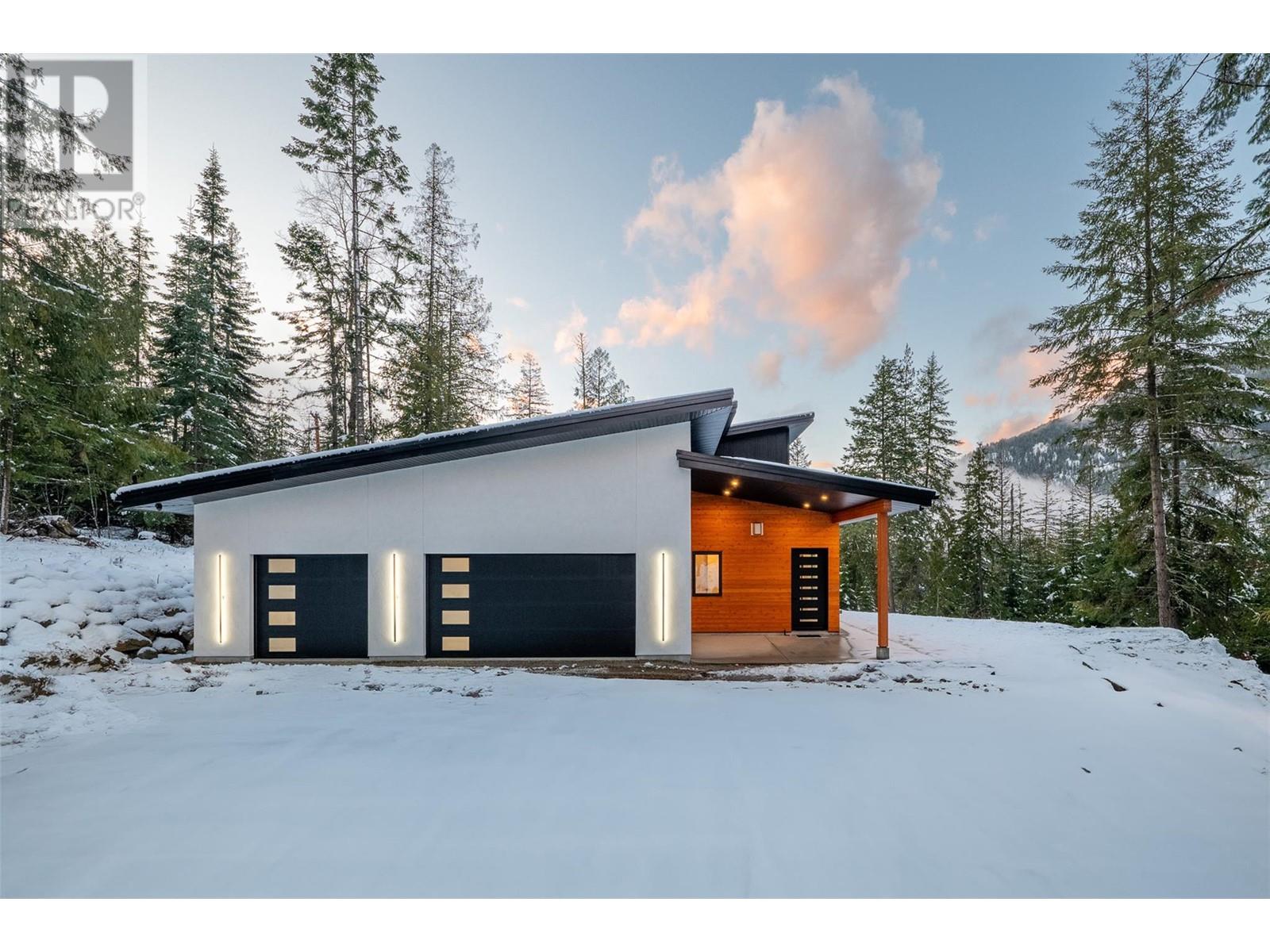 1350 Kai Road, Nelson, BC V1L7G1