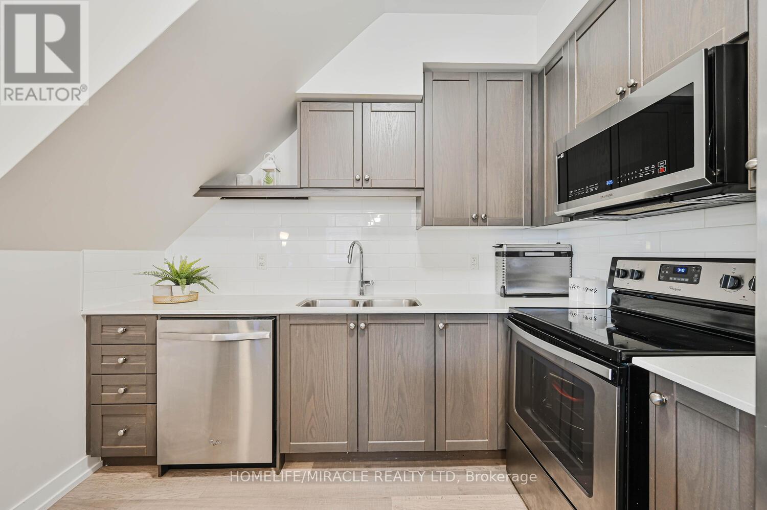 114 - 256 Royal York Road, Toronto, Ontario  M8V 1Y8 - Photo 19 - W12173583