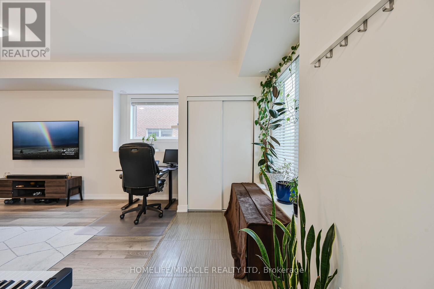 114 - 256 Royal York Road, Toronto, Ontario  M8V 1Y8 - Photo 6 - W12173583
