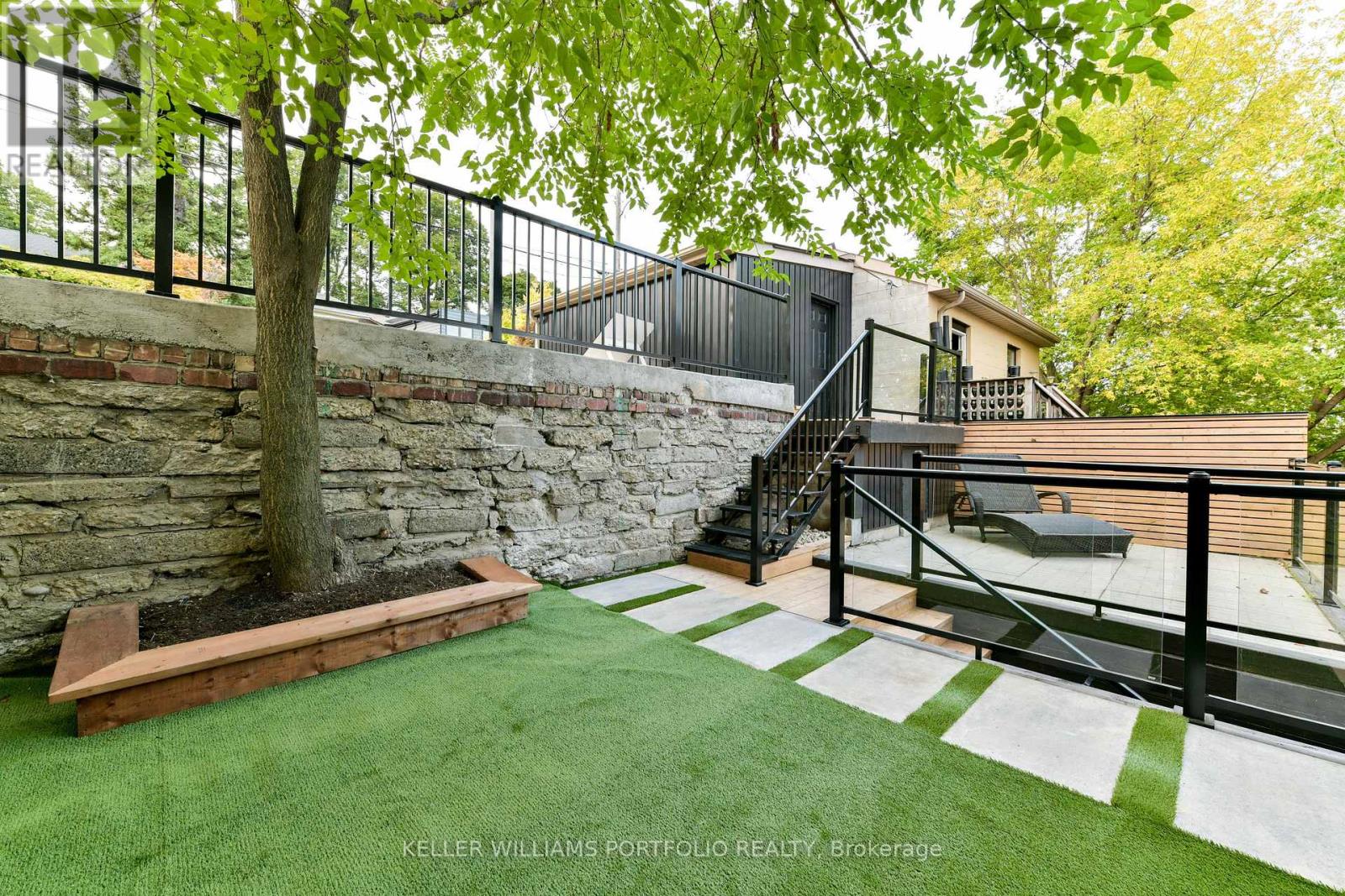 1250 Davenport Road, Toronto, Ontario  M6H 2G9 - Photo 15 - W12173612
