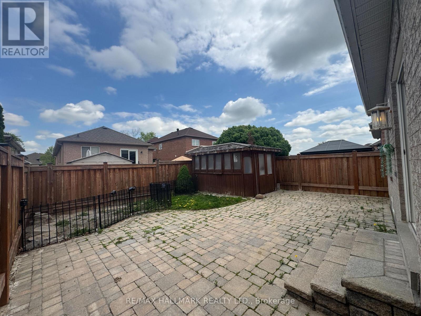 203 Landsbridge Street, Caledon, Ontario  L7E 2J6 - Photo 41 - W12173614