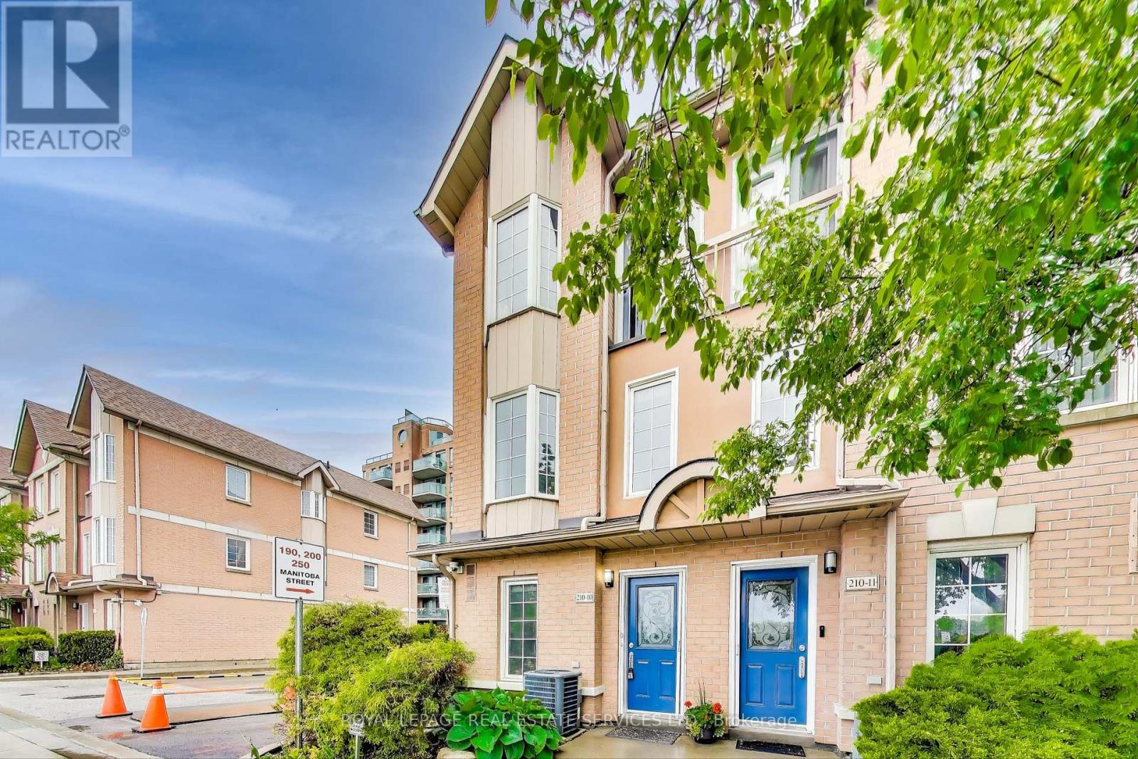 10 - 210 Manitoba Street, Toronto, Ontario  M8Y 4G7 - Photo 2 - W12173621