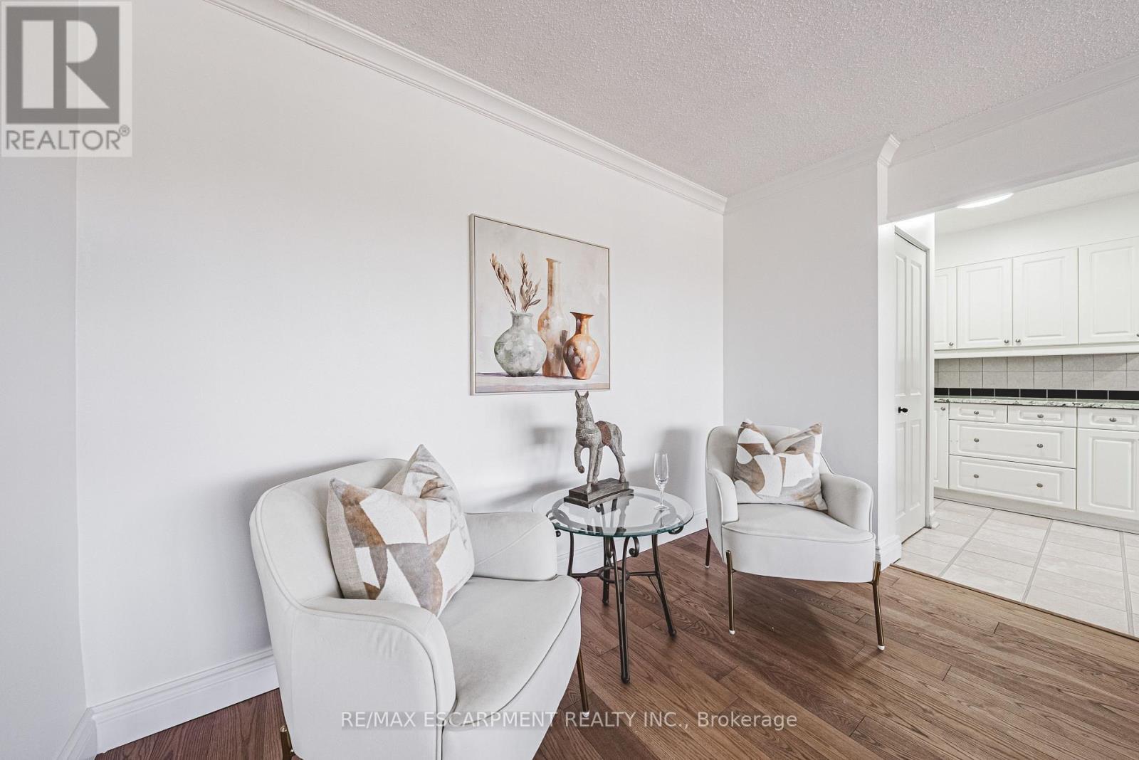 509 - 2055 Upper Middle Road, Burlington (Brant Hills), Ontario  L7P 3P4 - Photo 2 - W12173636