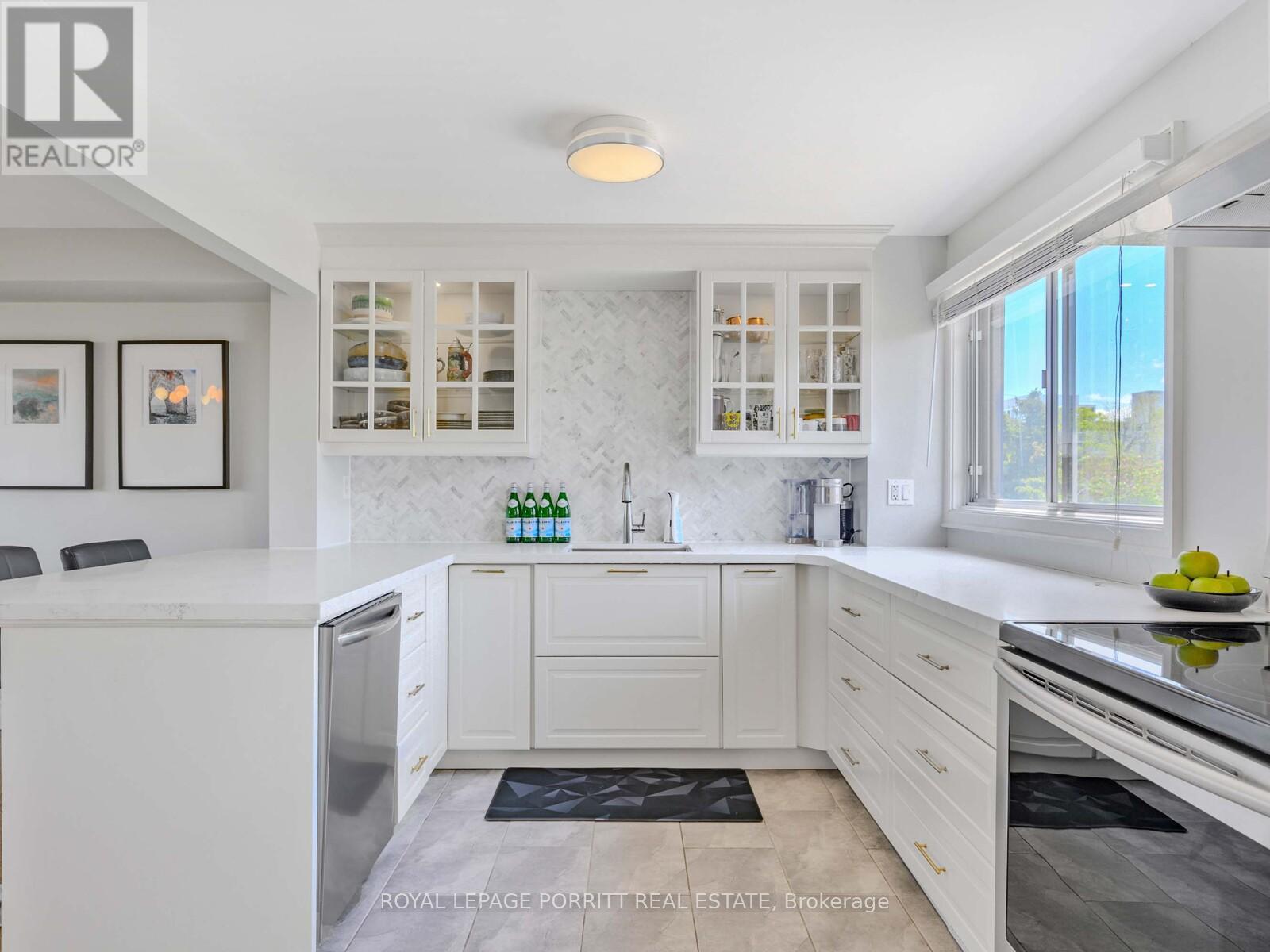 6 - 4 Bradbrook Road, Toronto, Ontario  M8Z 5V3 - Photo 13 - W12173663