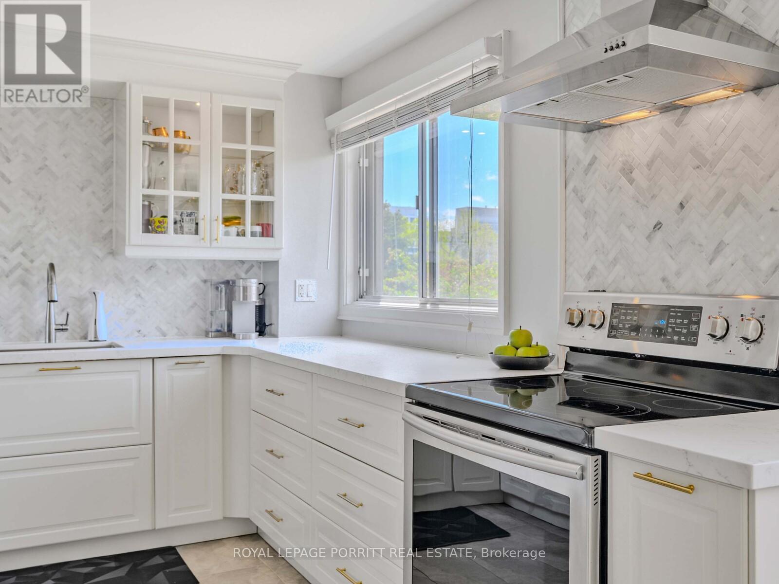 6 - 4 Bradbrook Road, Toronto, Ontario  M8Z 5V3 - Photo 14 - W12173663