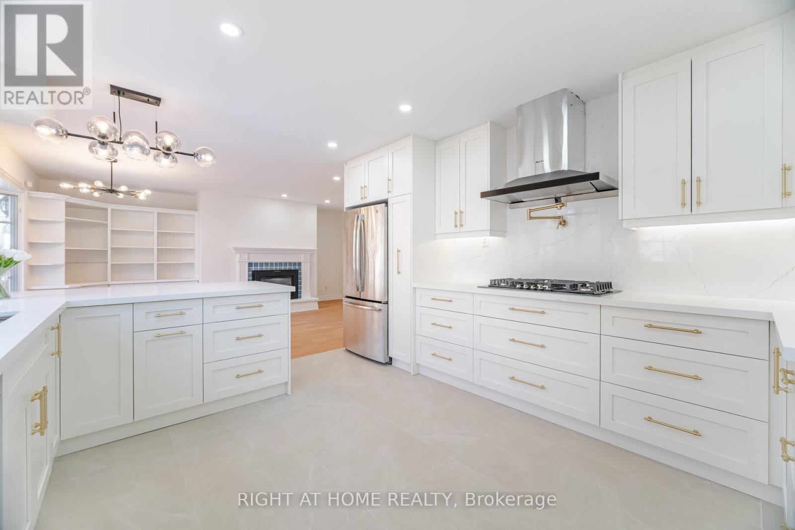 1173 Carey Road, Oakville, Ontario  L6J 2E3 - Photo 7 - W12173672