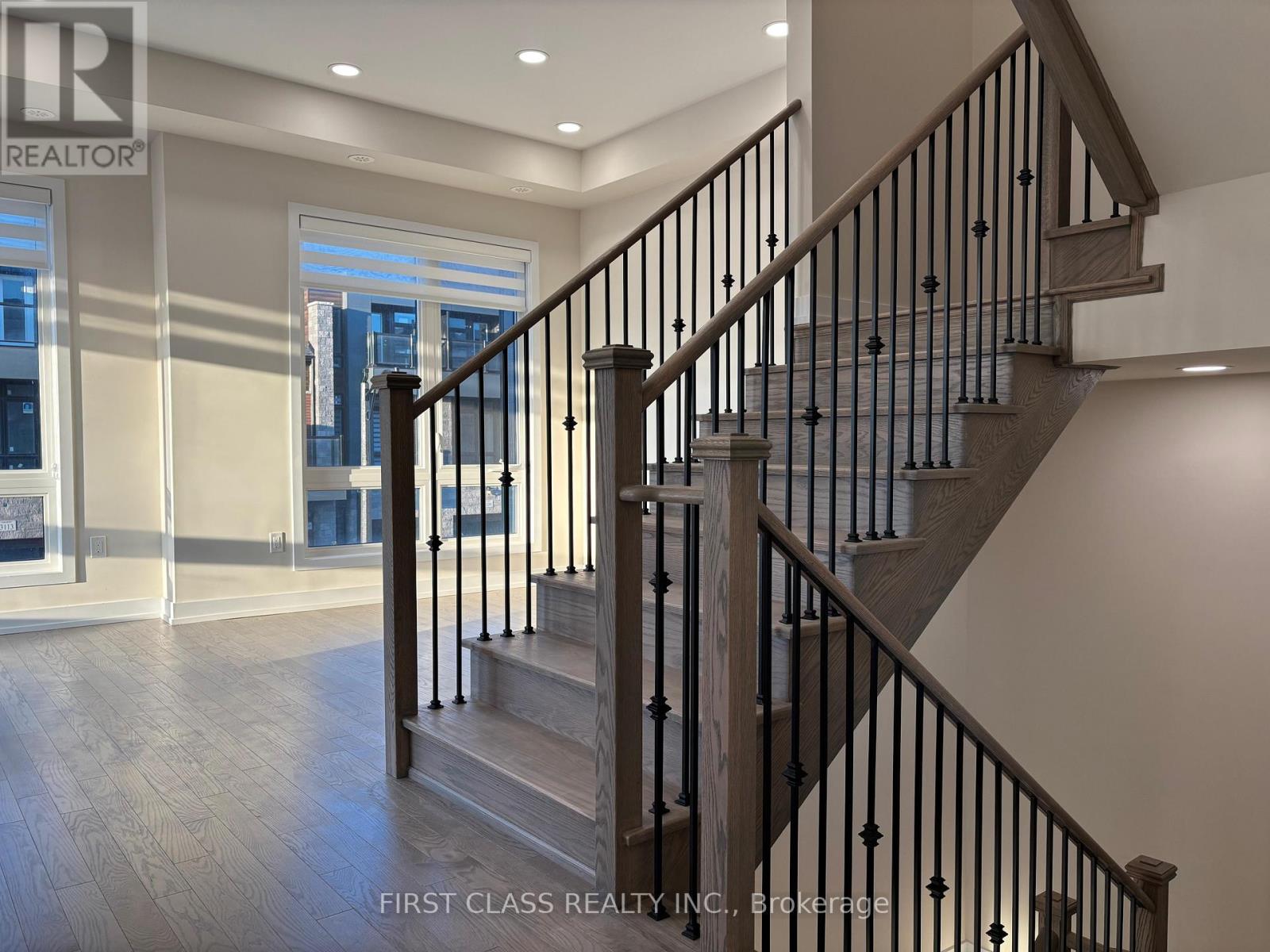 3120 Perkins Way, Oakville, Ontario  L6H 7Z5 - Photo 9 - W12173689