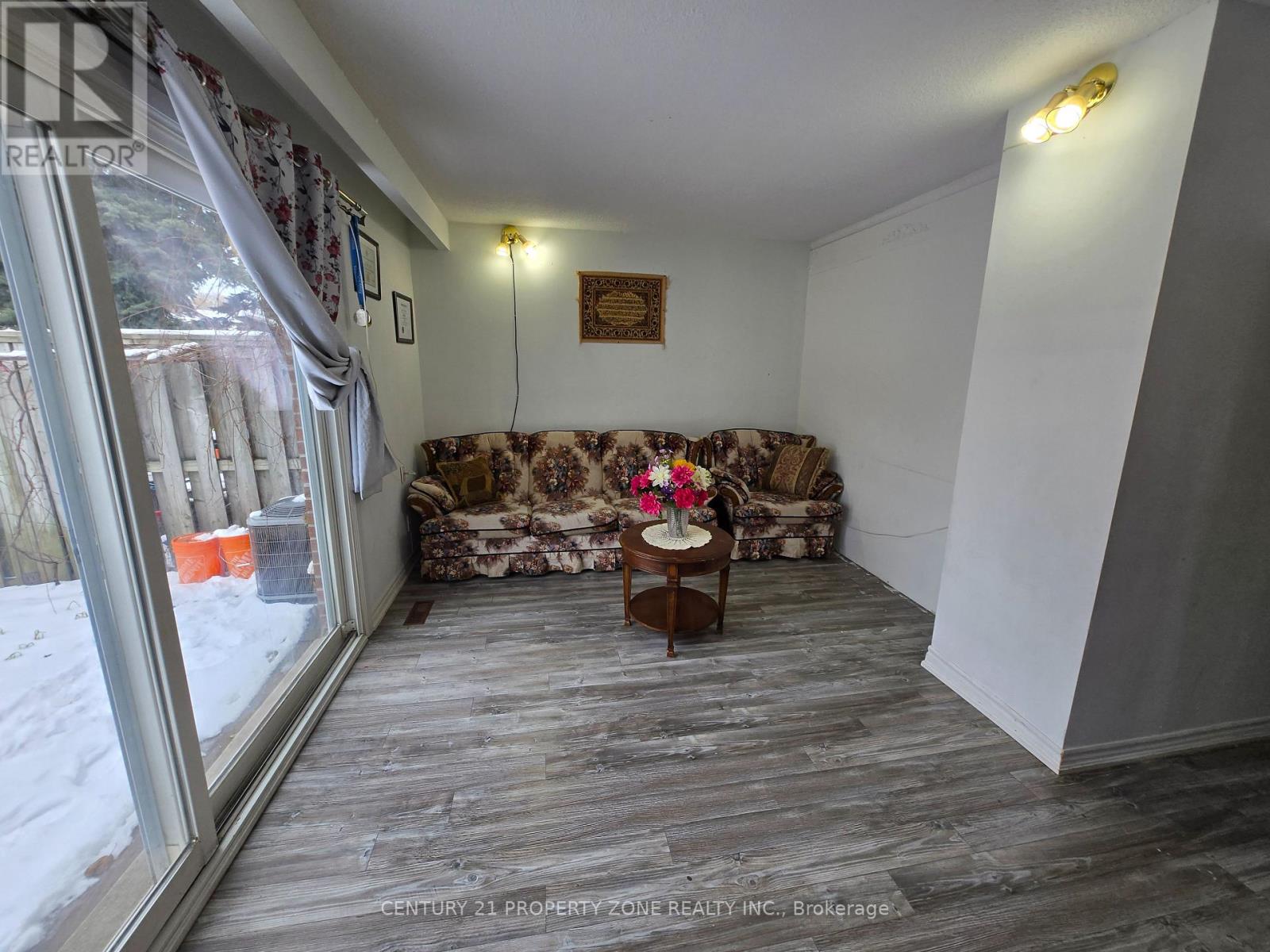 39 - 3175 Kirwin Avenue, Mississauga, Ontario  L5A 3M4 - Photo 10 - W12173723