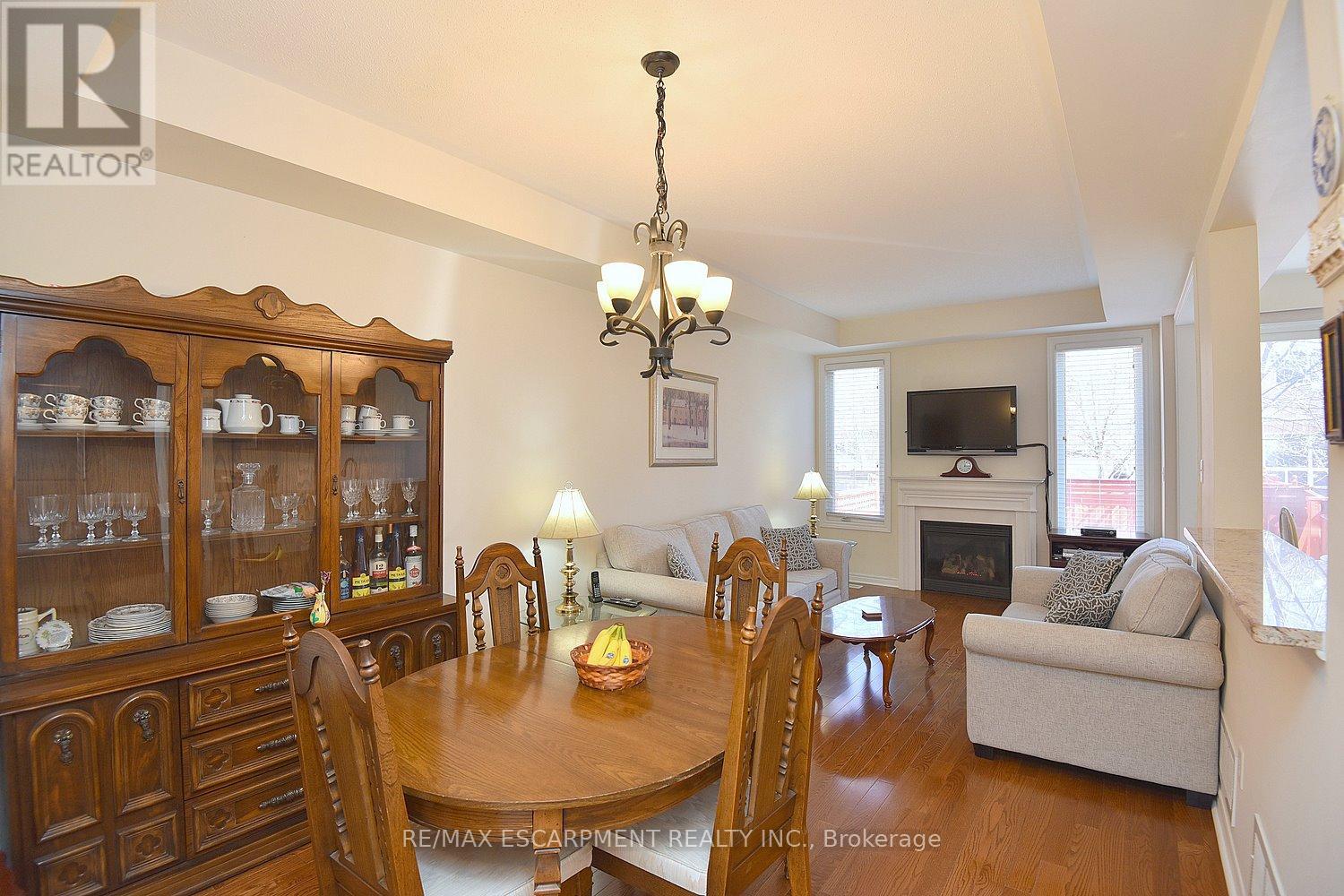 4194 Rawlins Common, Burlington, Ontario  L7M 0B5 - Photo 14 - W12173739
