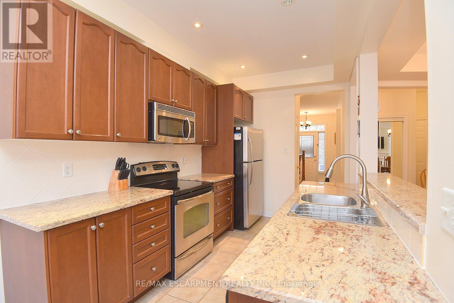 4194 Rawlins Common, Burlington, Ontario  L7M 0B5 - Photo 19 - W12173739