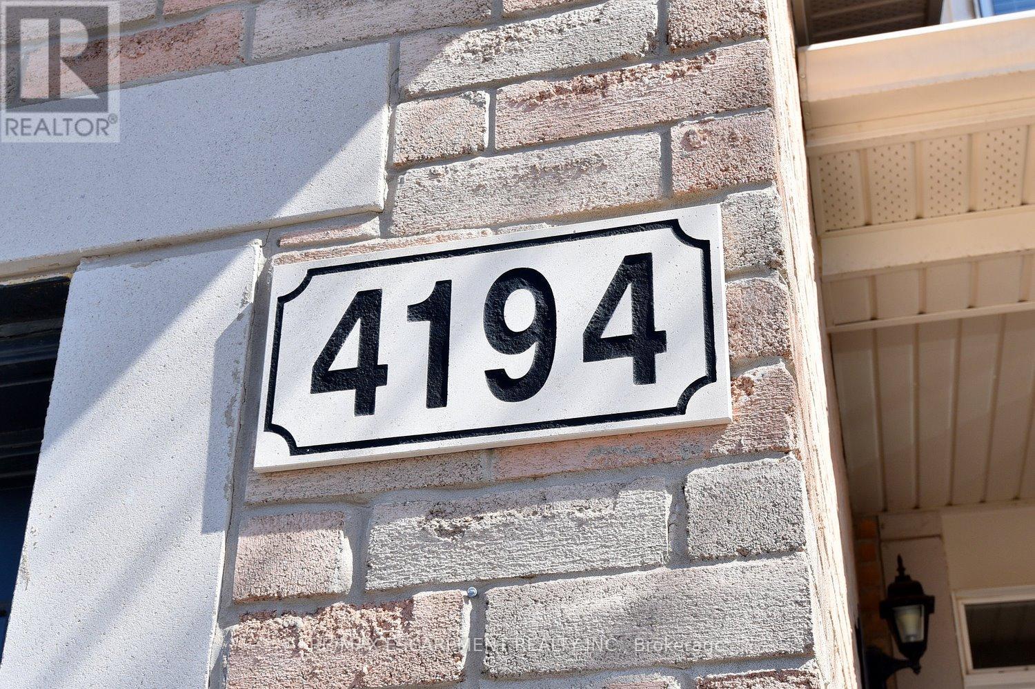 4194 Rawlins Common, Burlington, Ontario  L7M 0B5 - Photo 2 - W12173739