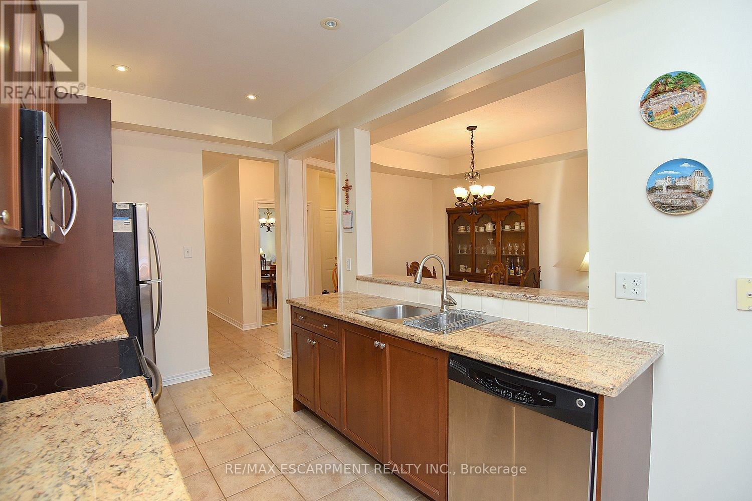 4194 Rawlins Common, Burlington, Ontario  L7M 0B5 - Photo 20 - W12173739