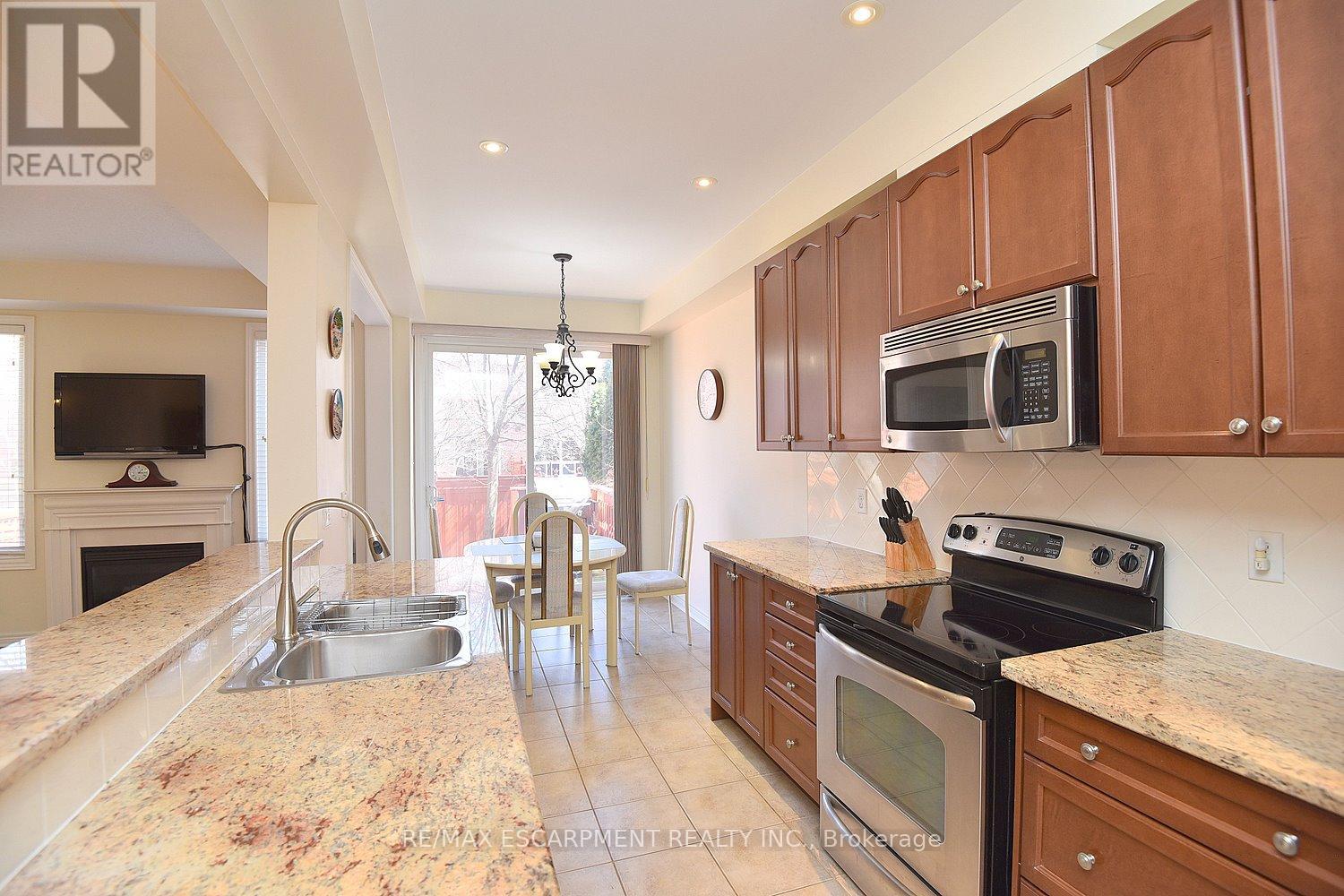 4194 Rawlins Common, Burlington, Ontario  L7M 0B5 - Photo 21 - W12173739