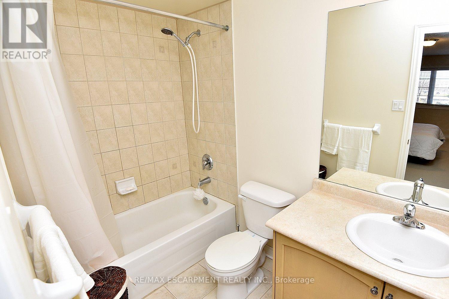 4194 Rawlins Common, Burlington, Ontario  L7M 0B5 - Photo 27 - W12173739