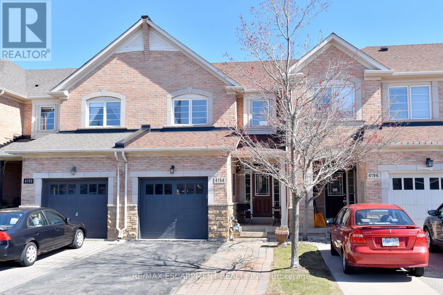 4194 Rawlins Common, Burlington, Ontario  L7M 0B5 - Photo 3 - W12173739