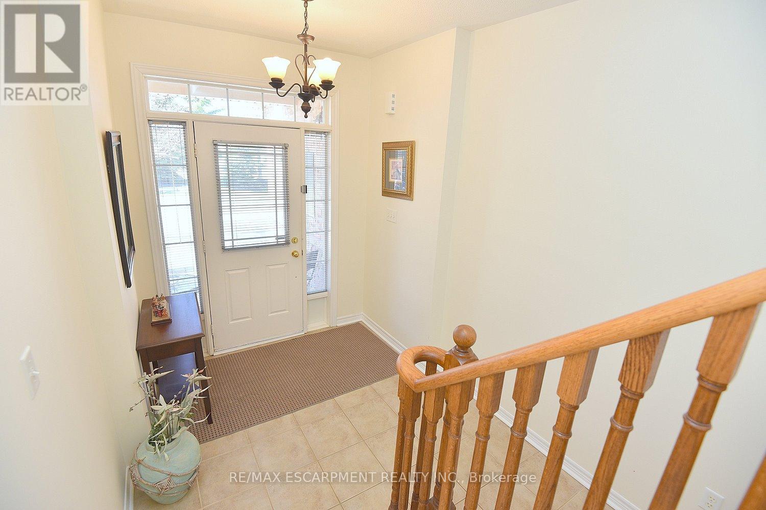 4194 Rawlins Common, Burlington, Ontario  L7M 0B5 - Photo 6 - W12173739