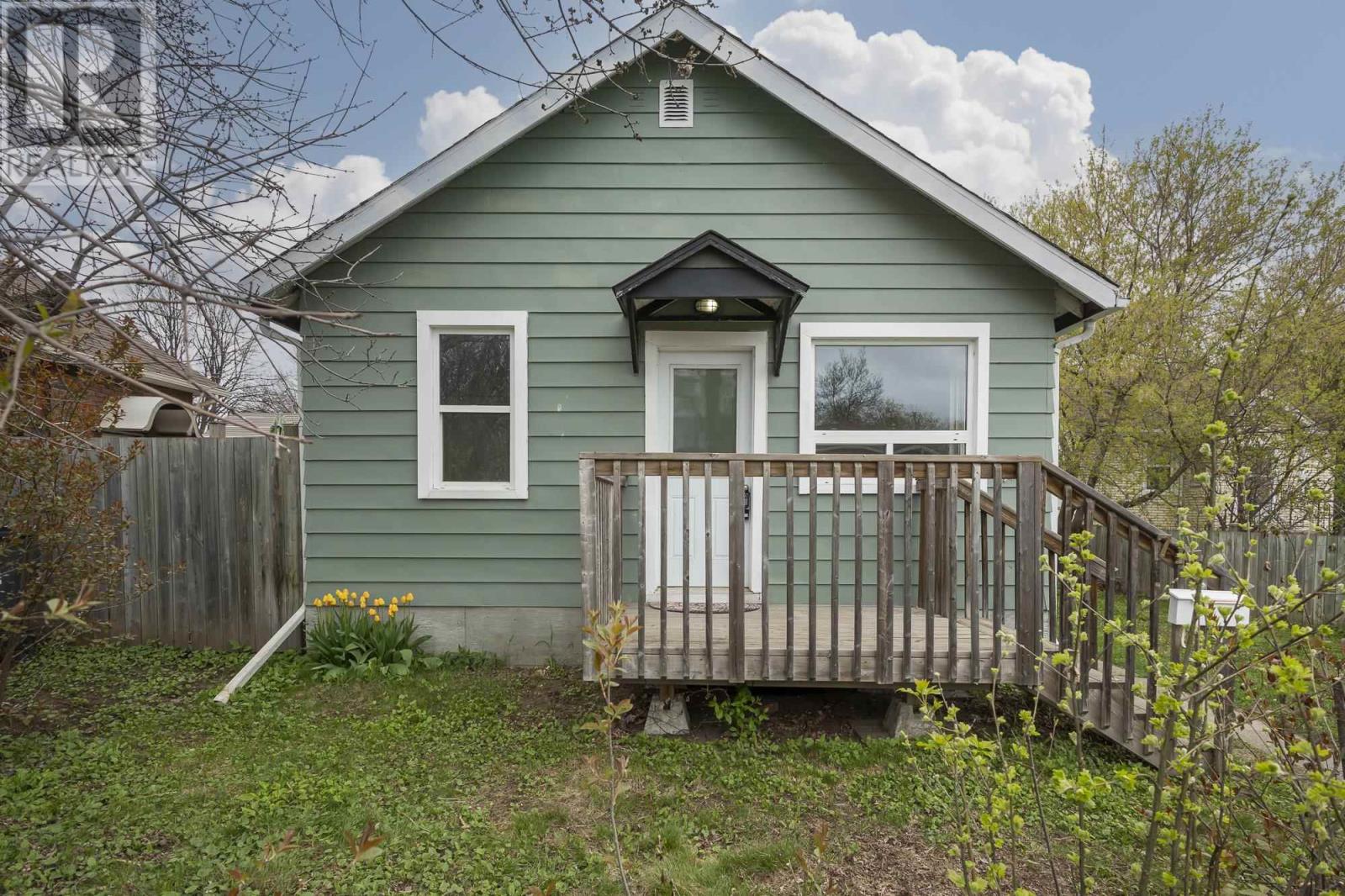 717 Northern Ave, Thunder Bay, Ontario  P7C 2W1 - Photo 2 - TB251359