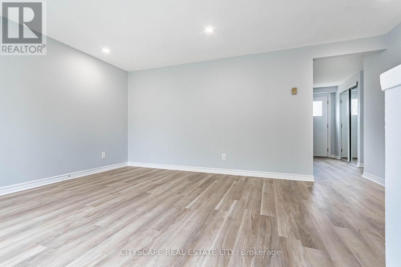 8 - 20 Mayfield Avenue, Waterloo, Ontario  N2J 4M5 - Photo 12 - X12173604