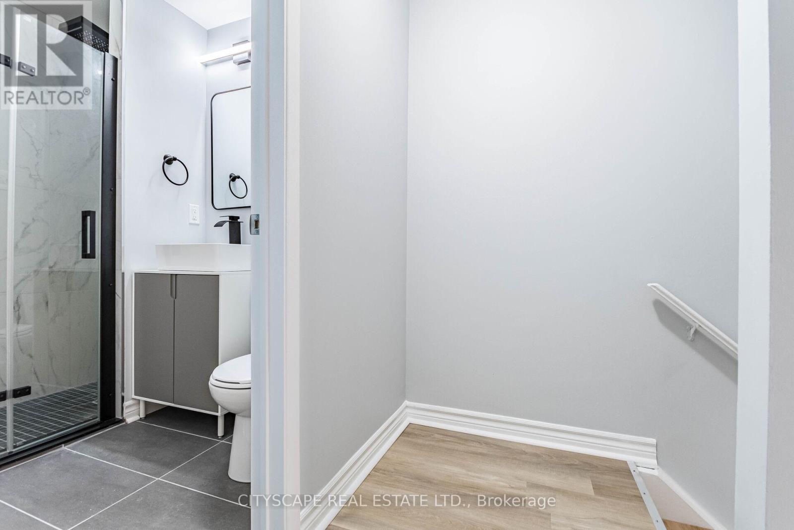 8 - 20 Mayfield Avenue, Waterloo, Ontario  N2J 4M5 - Photo 39 - X12173604
