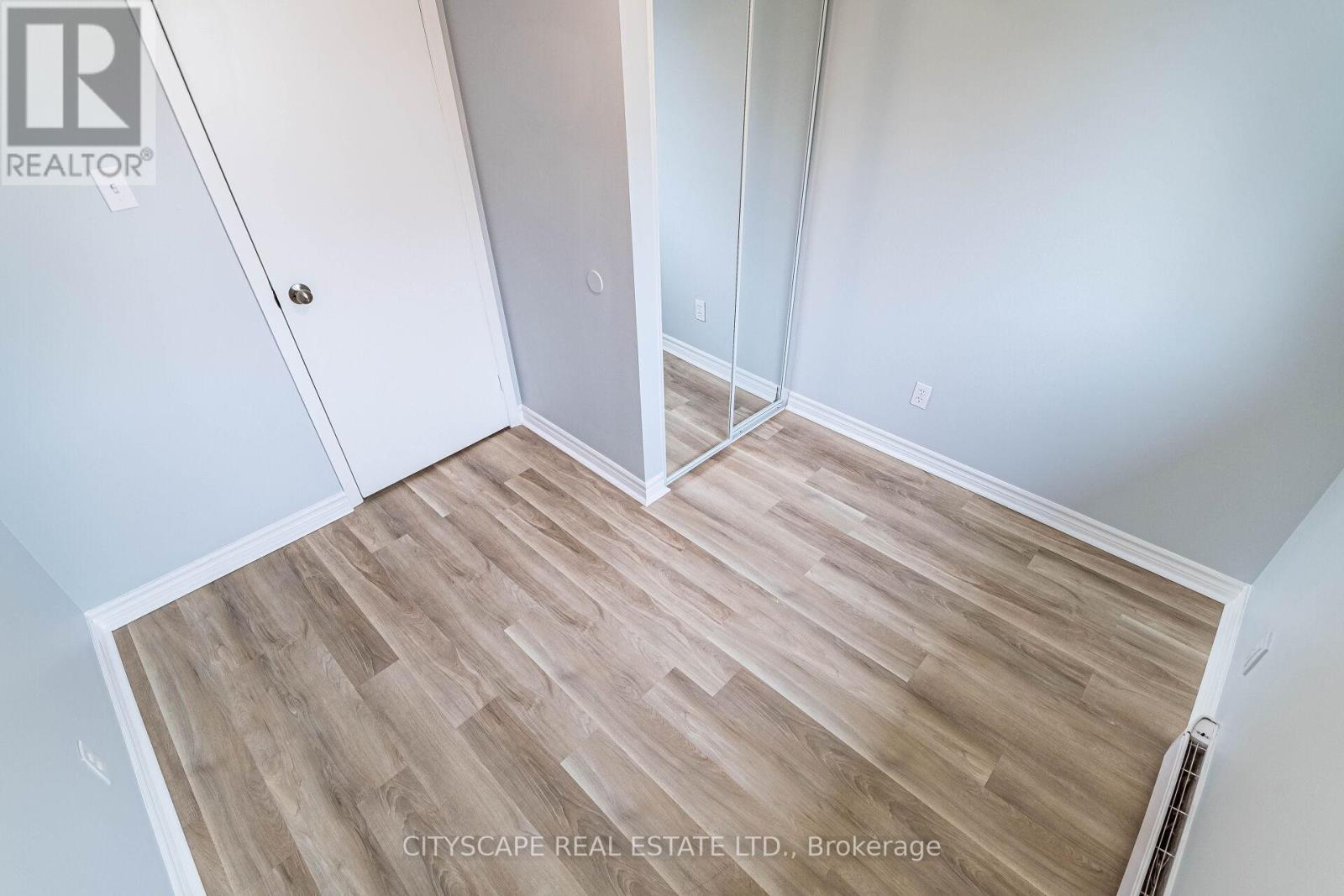 8 - 20 Mayfield Avenue, Waterloo, Ontario  N2J 4M5 - Photo 46 - X12173604