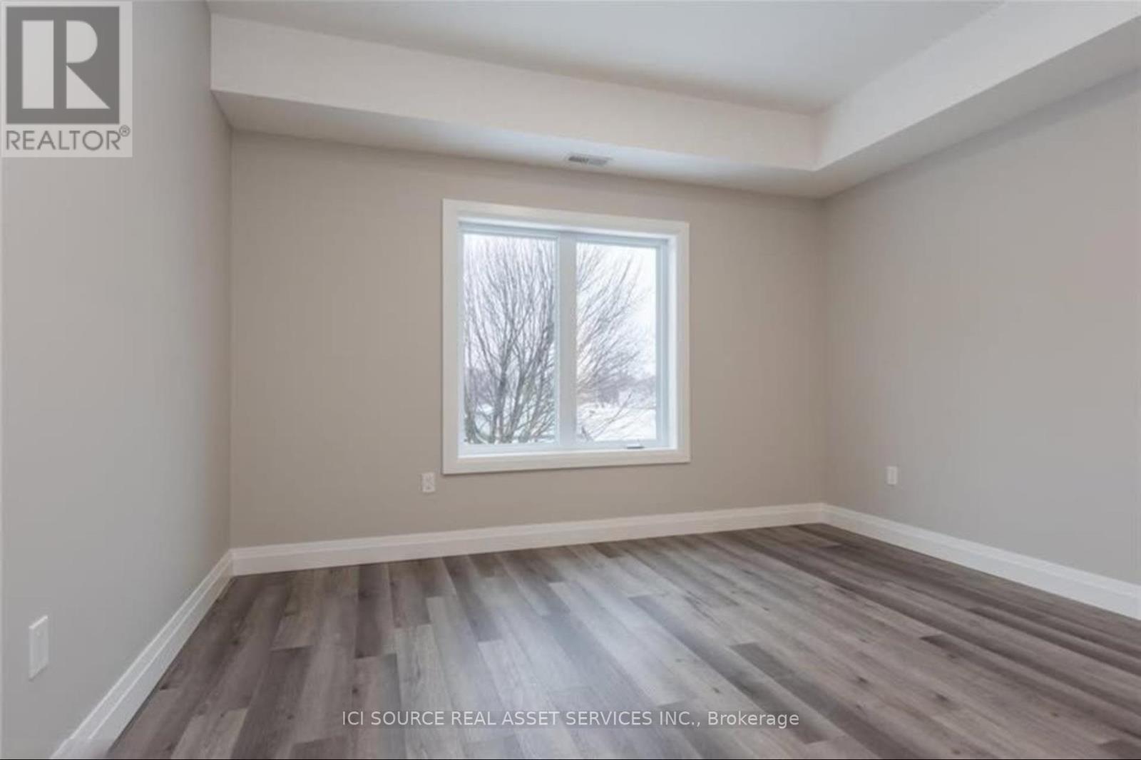 B - 104 Fifth Avenue, Kitchener, Ontario  N2C 1P4 - Photo 18 - X12173691