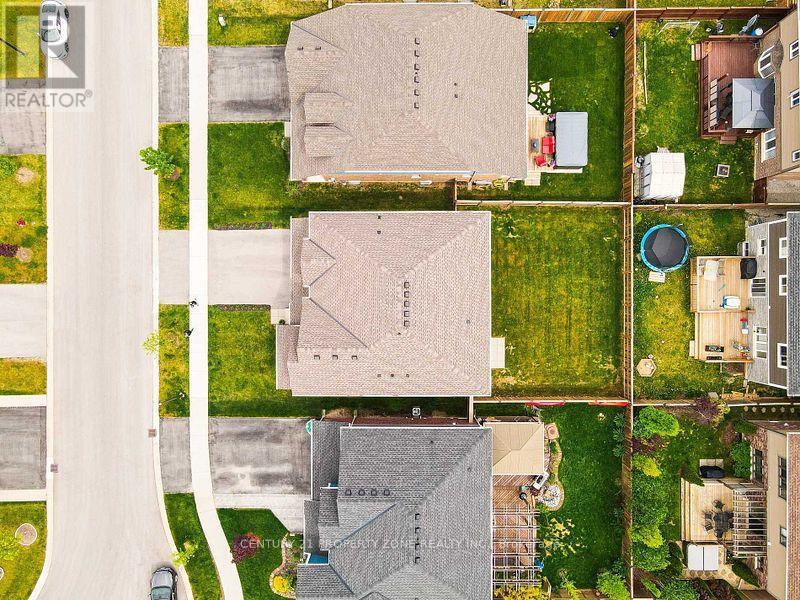379 Silverwood Avenue E, Welland, Ontario  L3C 0C6 - Photo 6 - X12173712