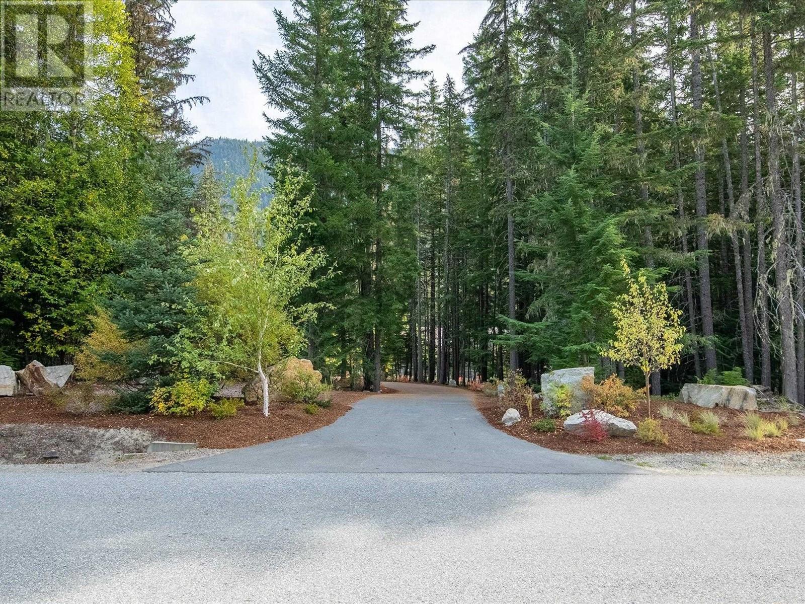 9036 Riverside Drive, Whistler, British Columbia  V8E 1M1 - Photo 30 - R2967119