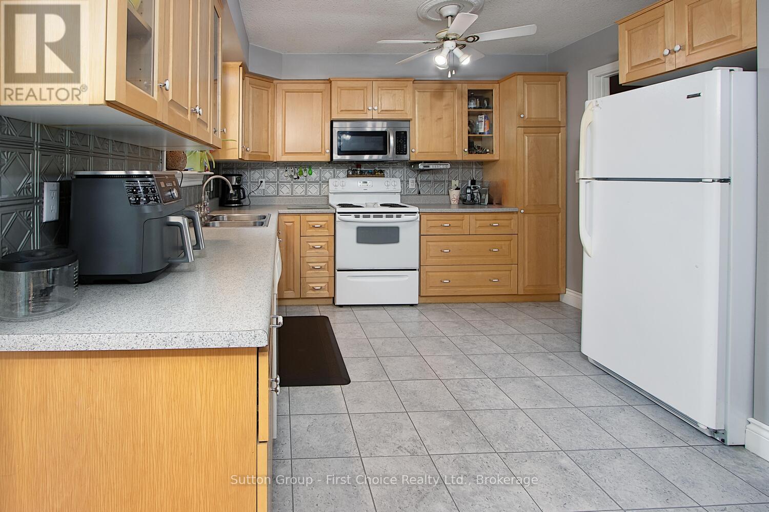 49 Demille Street, Stratford, Ontario  N4Z 1C5 - Photo 11 - X12173810