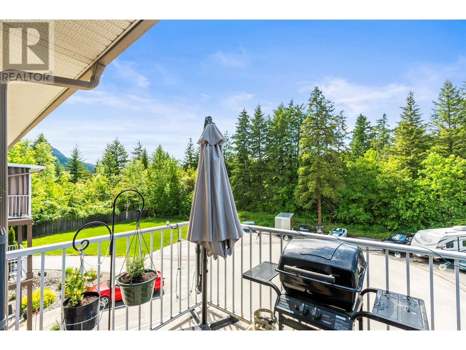 1449 1st Avenue NE Unit# 306, Salmon Arm, BC V1E0C4