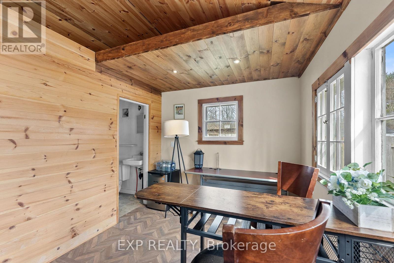 621 Rosehill Road, Fort Erie (Crescent Park), Ontario  L2A 5M4 - Photo 25 - X12068795